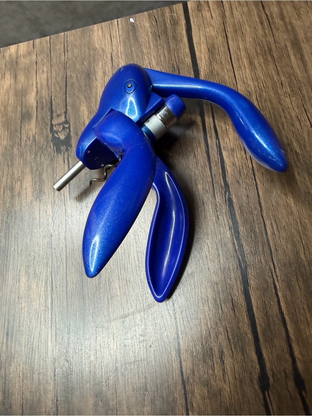 Metrokane Houdini Lever Corkscrew - Vertical Wine Opener (Metallic Blue)